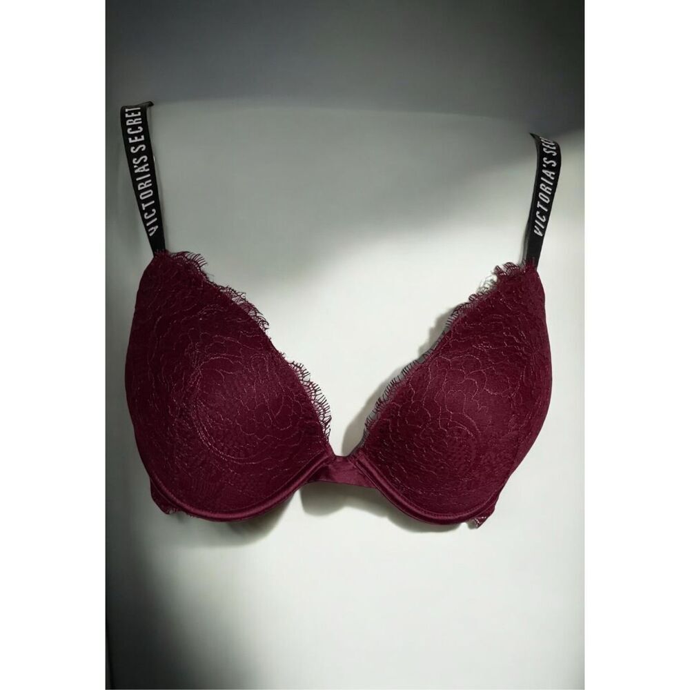 Victoria’s Secret Push Up Bra 32D Very Sexy Lace Padded Logo straps Burgundy